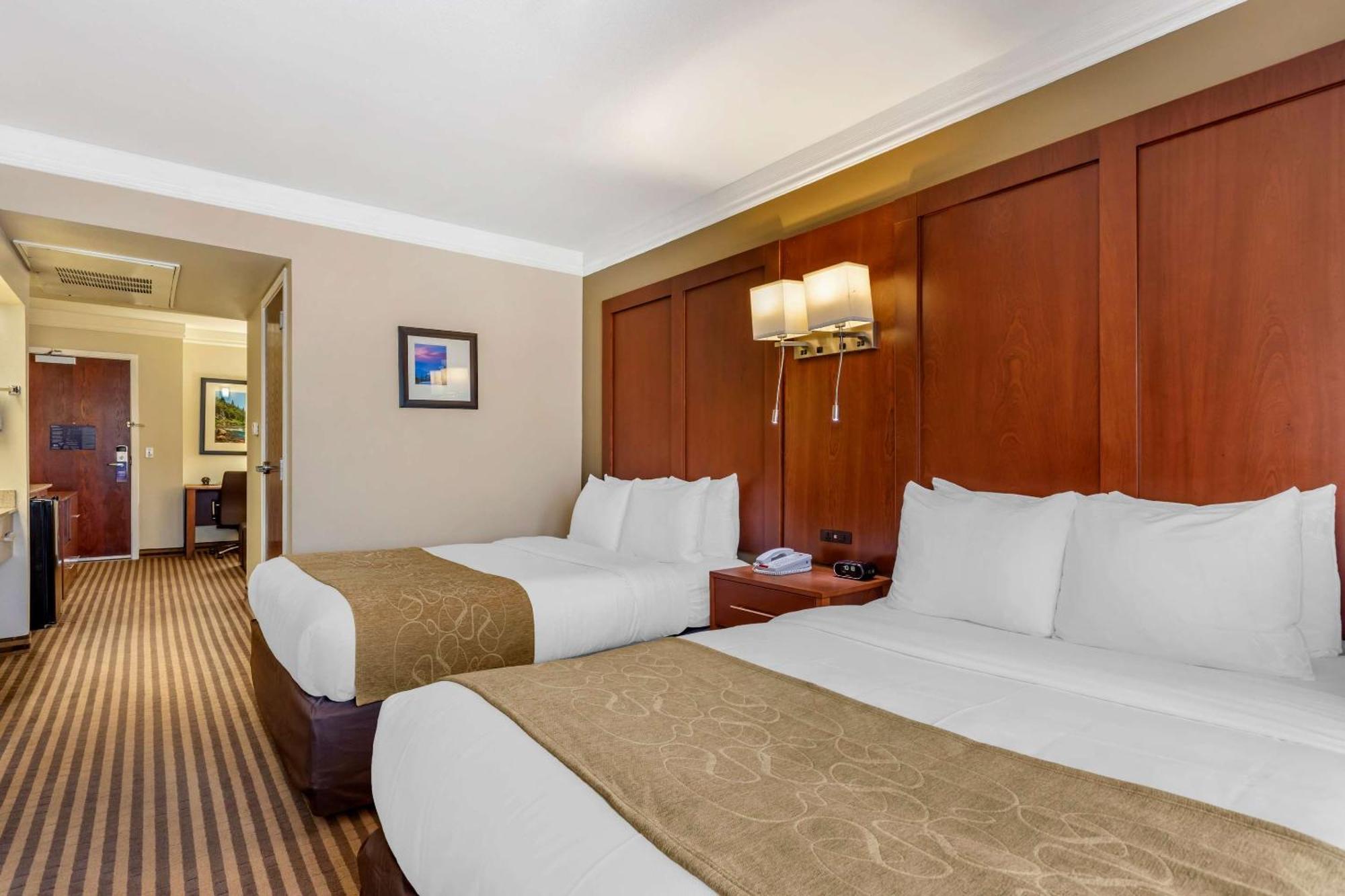 Comfort Suites Visalia - Convention Center Exteriör bild